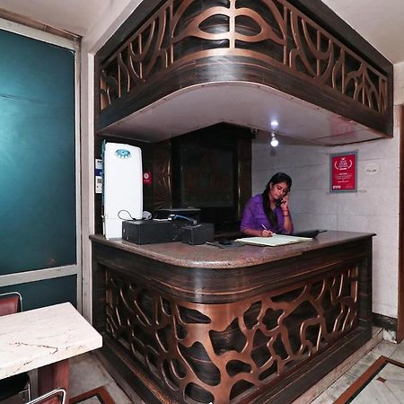 Hotel Deep Канпур Екстериор снимка