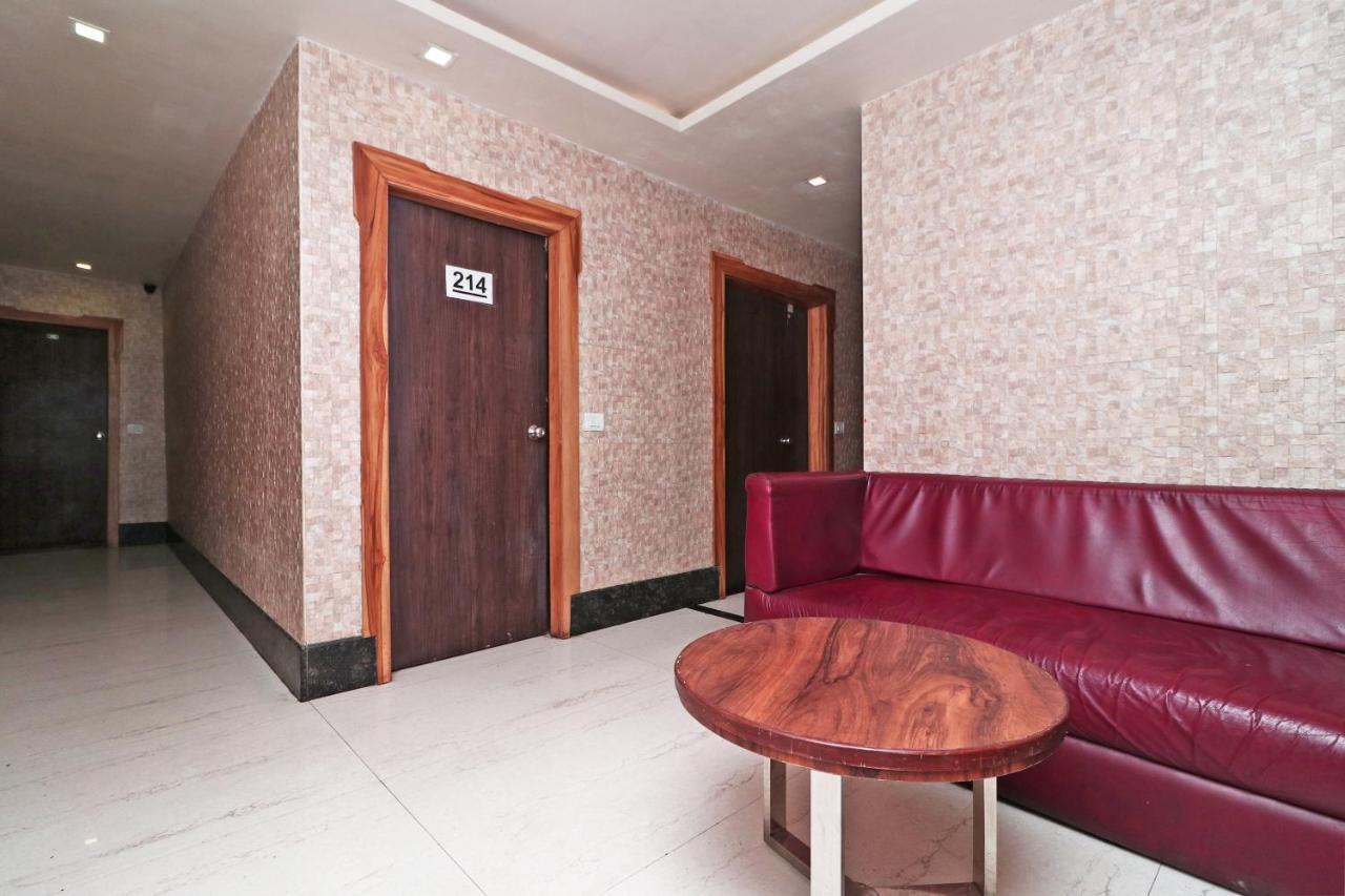 Hotel Deep Канпур Екстериор снимка