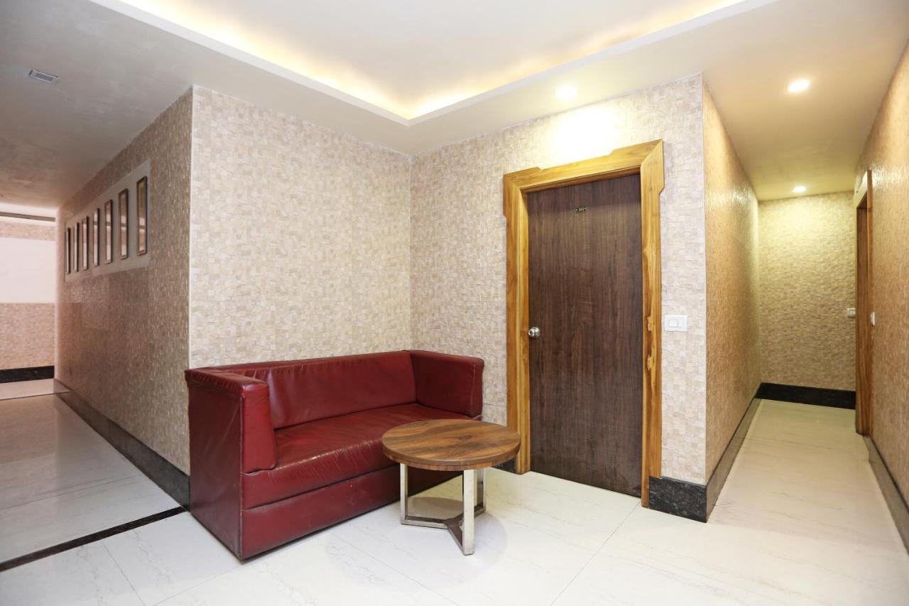Hotel Deep Канпур Екстериор снимка